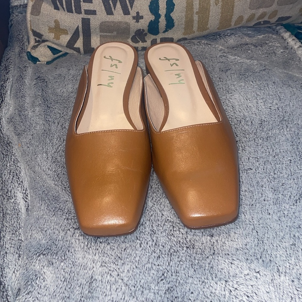 Flats - Picture 2 of 6